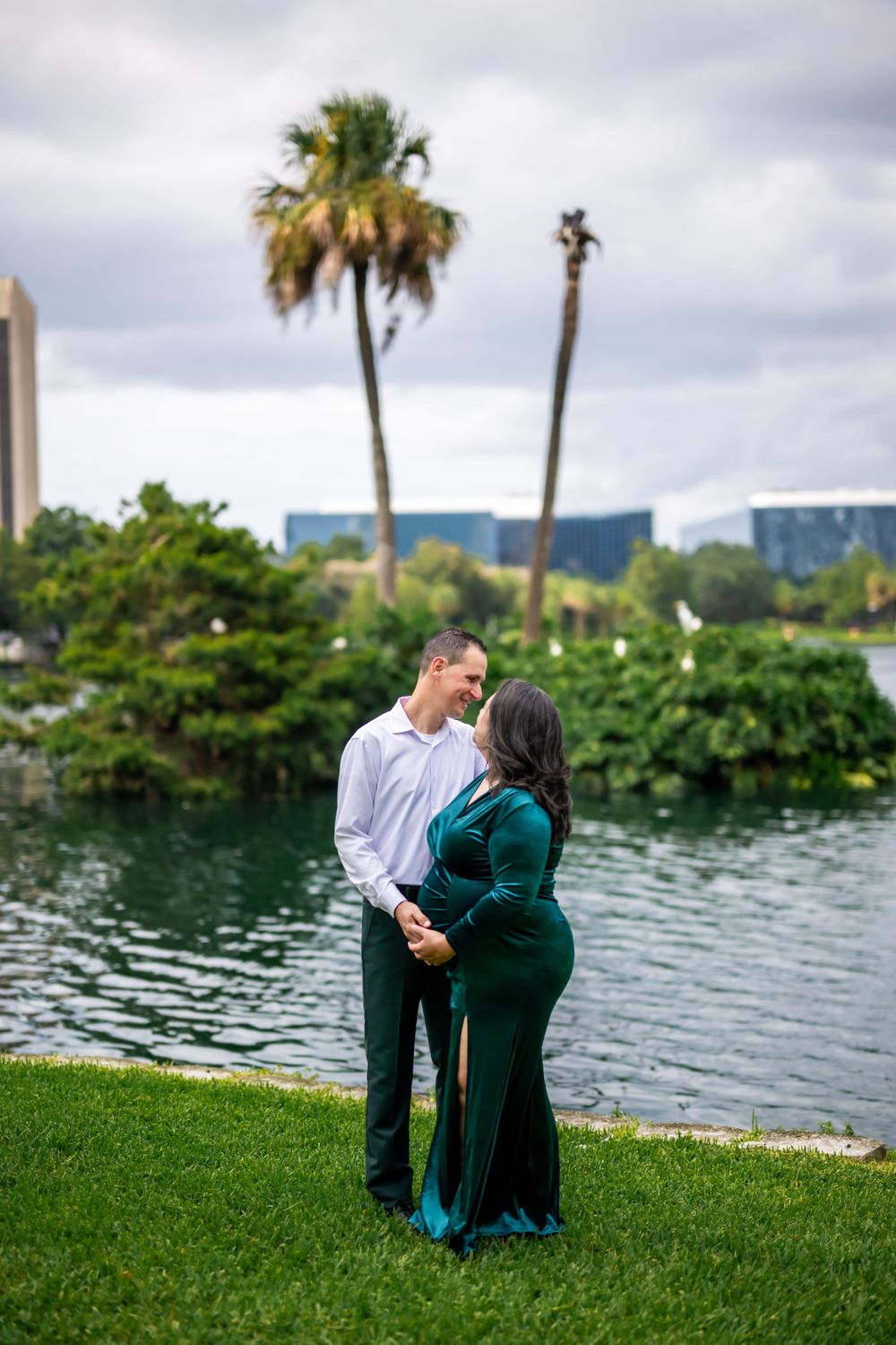 Orlando Maternity Photographer, Lake Eola Park Photographer