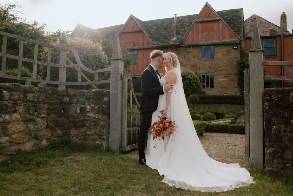 Natural wedding ceremony at Old Gore Cotswolds countryside venue.