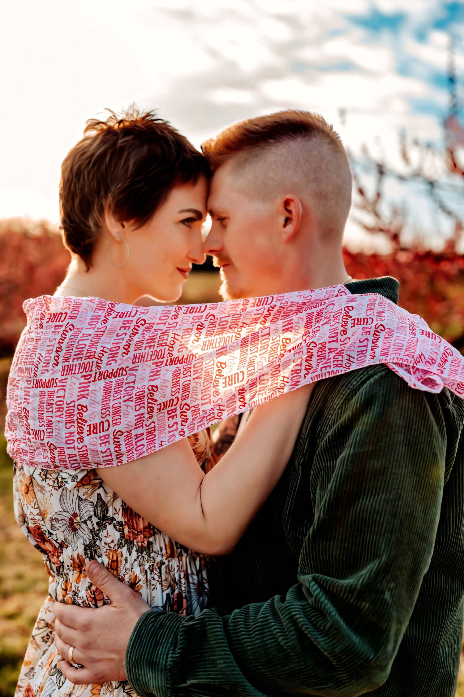 COUPLE PHOTOS AT BJ REECE APPLE ORCHARDS