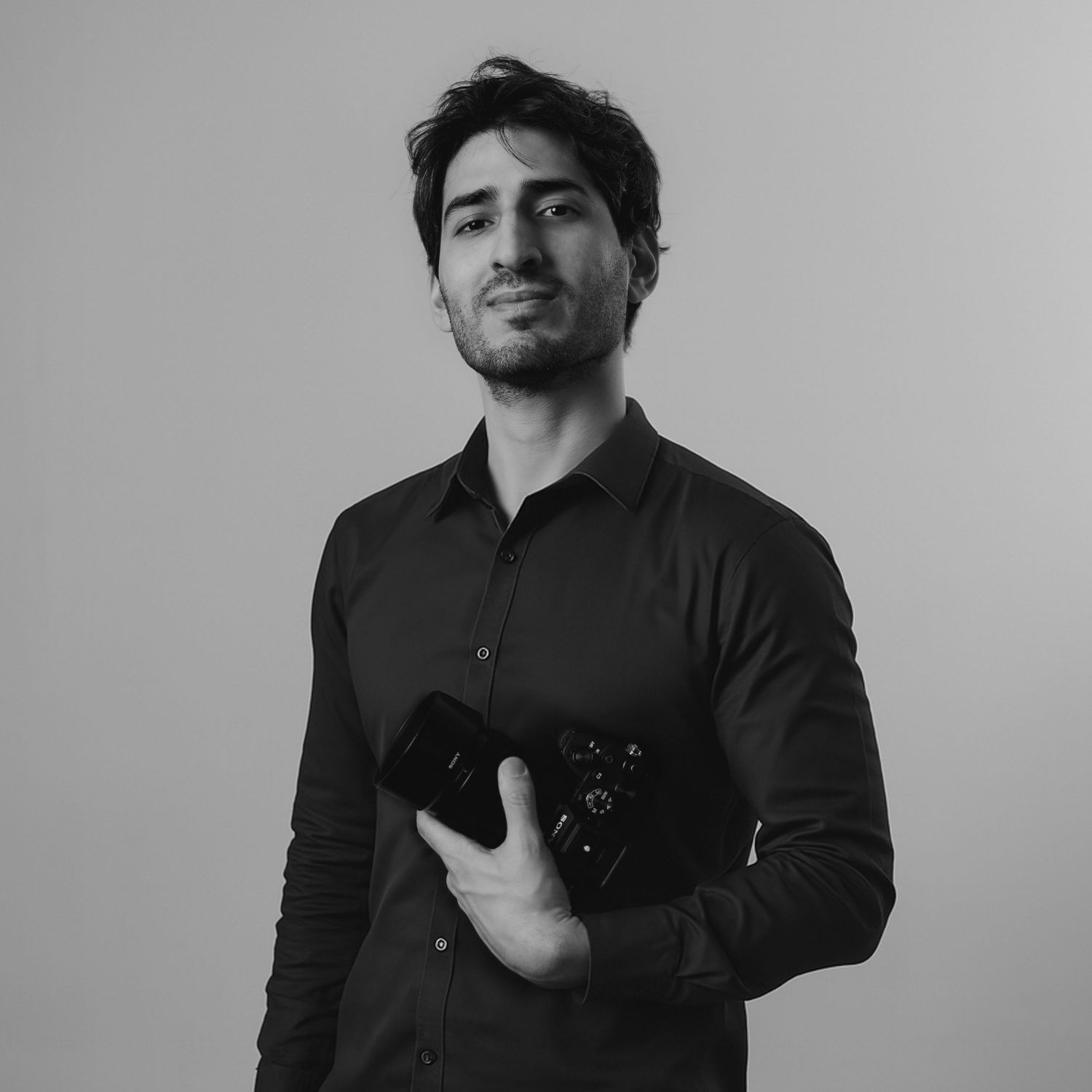 Retrato casual y atemporal del fotógrafo de bodas Pablo Vega Caro