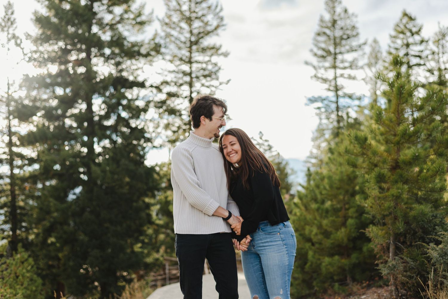 Engagement photographer based in Centennial Colorado, travels to the mountains of Breckinridge Colorado. Surprise engagement photographer