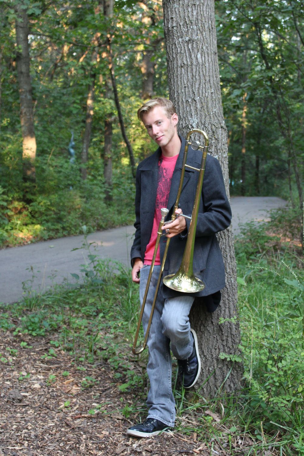Senior picture photographed by Rhonda Kay Photography.