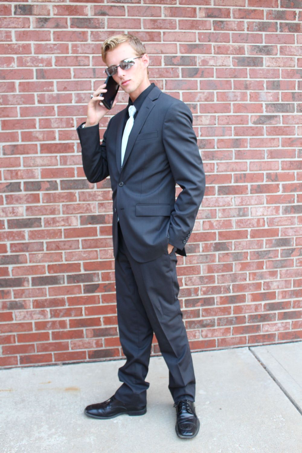 Senior picture photographed by Rhonda Kay Photography.