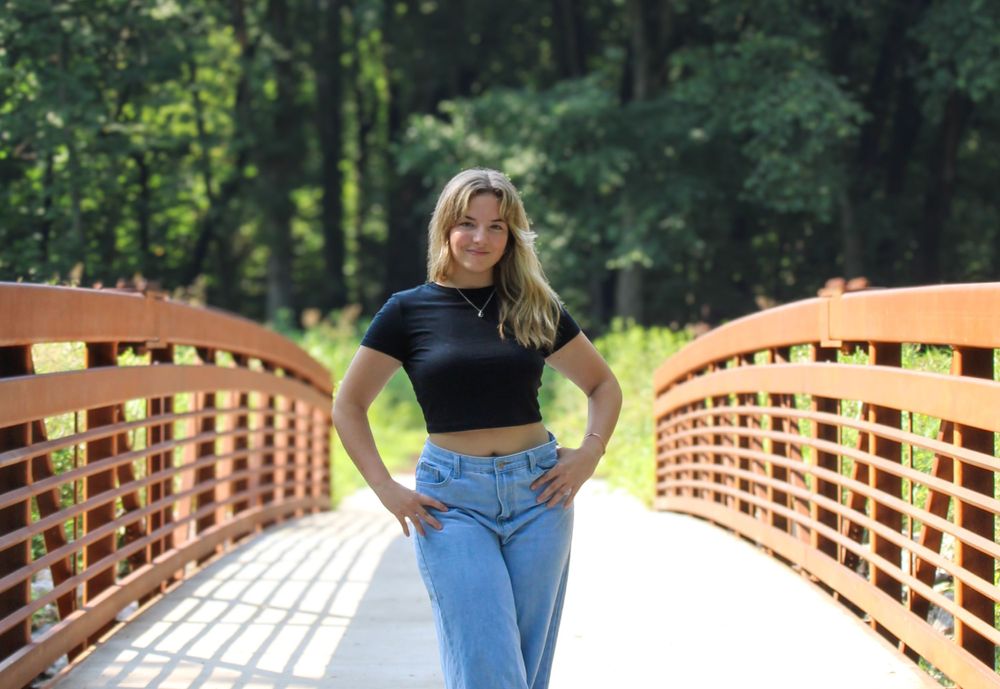 Senior picture photographed by Rhonda Kay Photography.