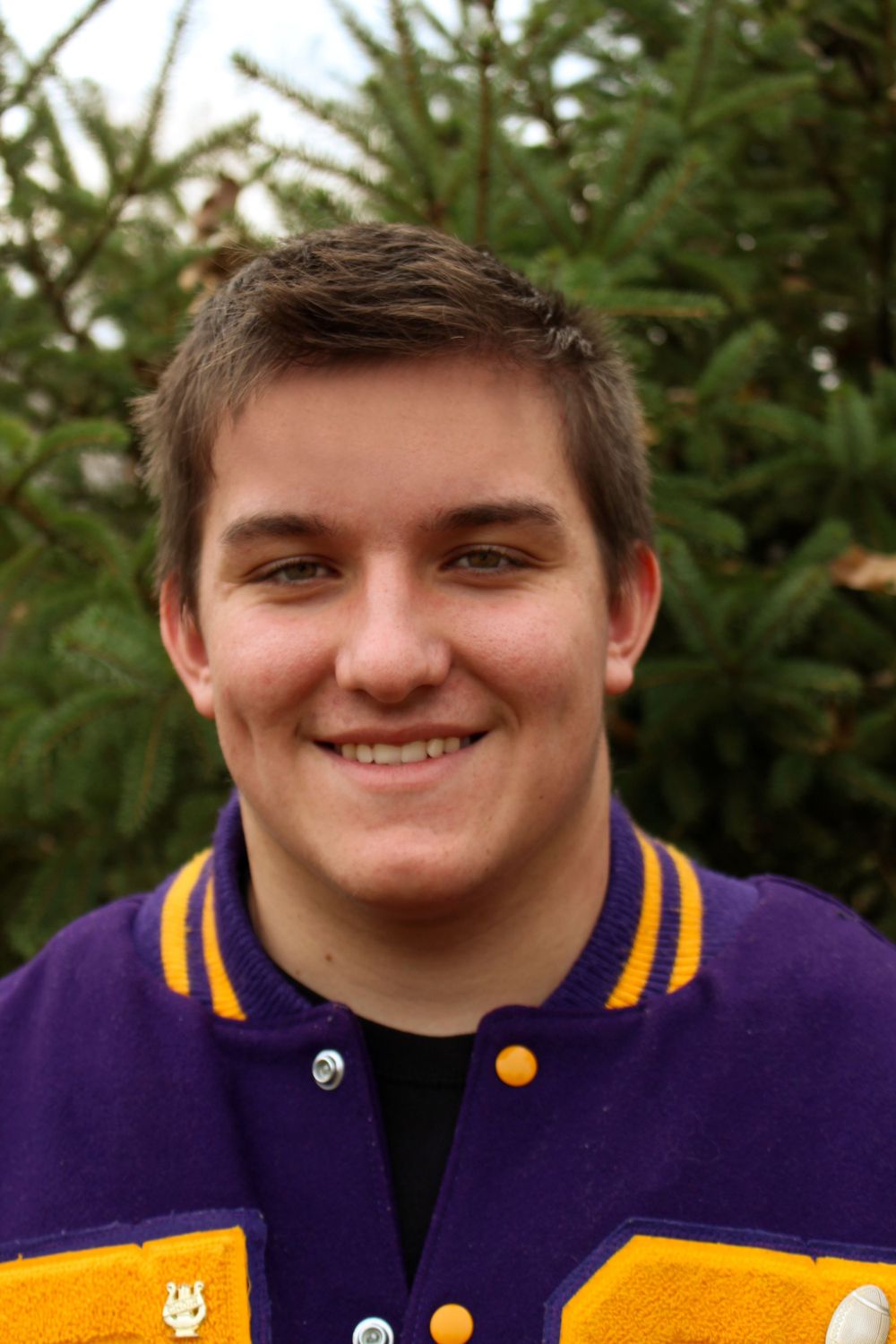 Senior picture photographed by Rhonda Kay Photography.