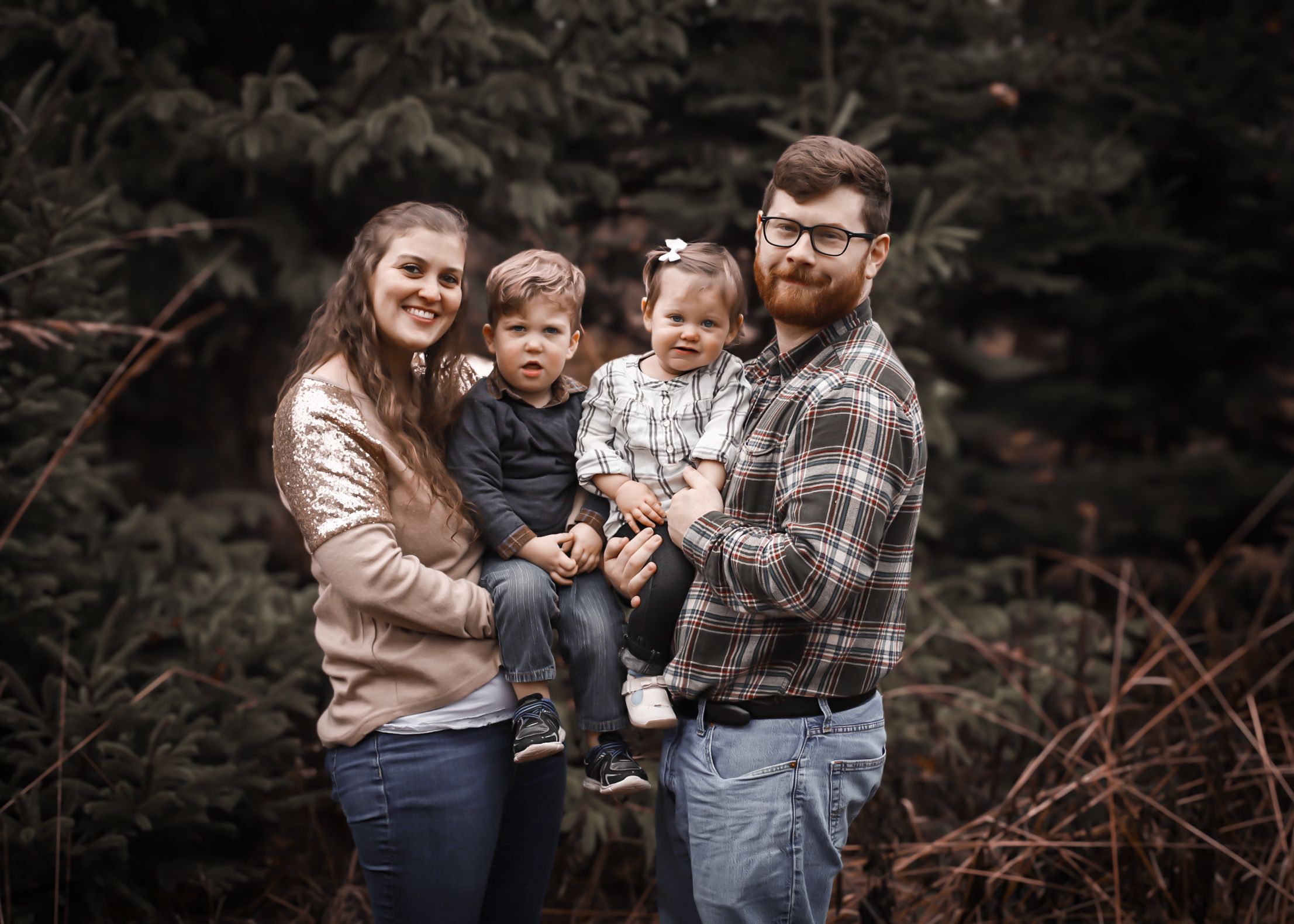 Family Portrait
Professional Photographer Janesville Wisconsin
outdoors
natural light photography