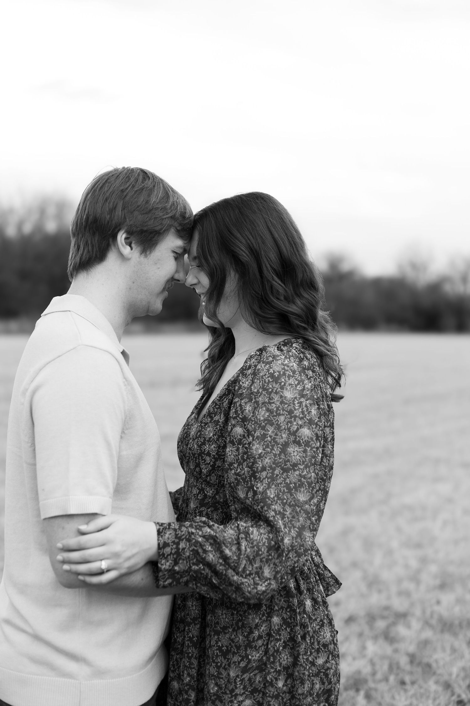 couples in love, field photo in stephenville TX, black and white photo