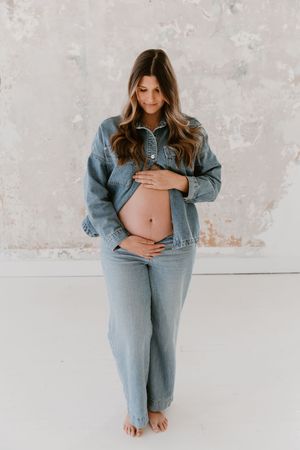 Beautiful Maternity Session taken at The Atelier in LIndale Texas