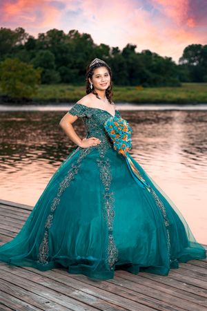 Quinceañera photographer in Washington DC, Maryland & Virginia.