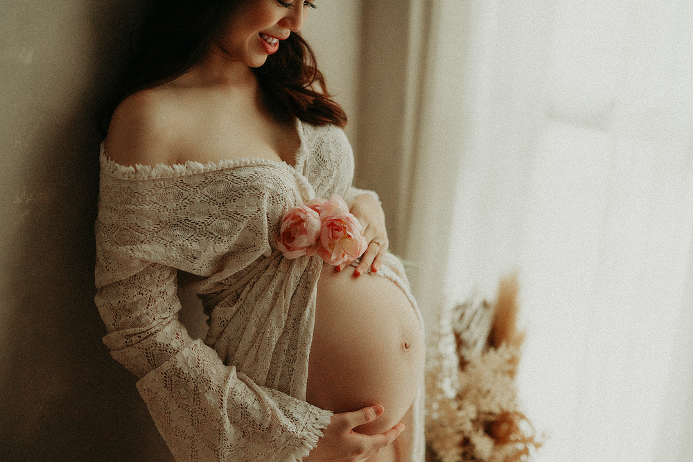 Singapore lifestyle and newborn baby and maternity photography capturing heartfelt, light-filled moments for families and new parents.