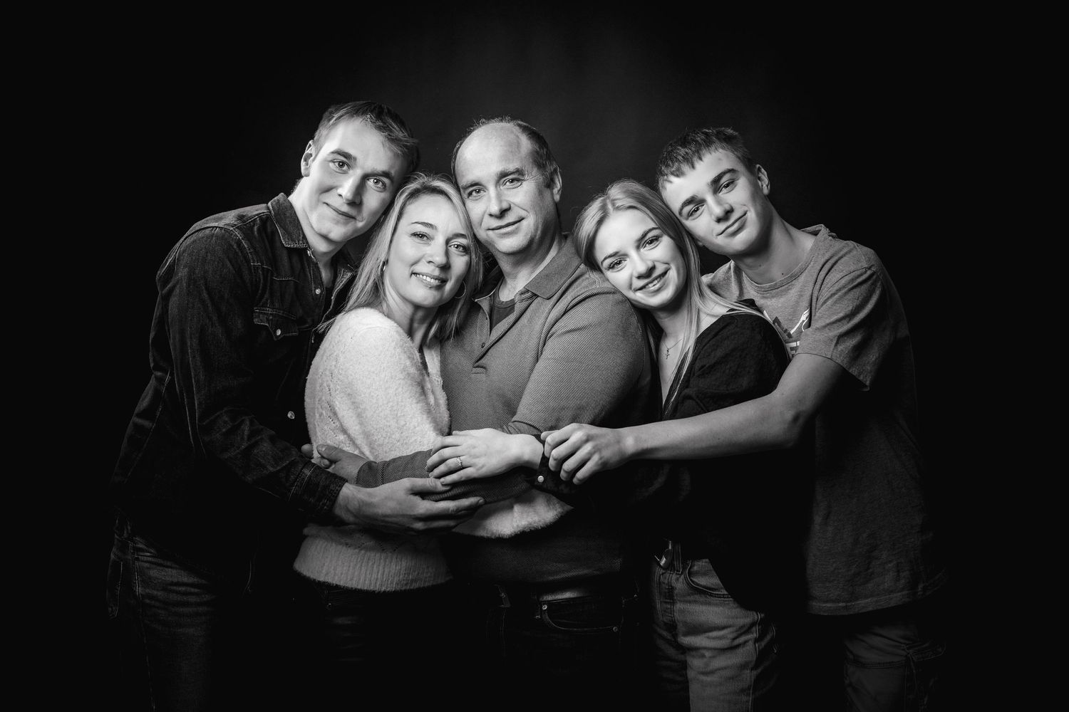 Photographie artistique Famille au studio à Jonzac 17500
Photographe Portraitiste de France en Charente-Maritime
