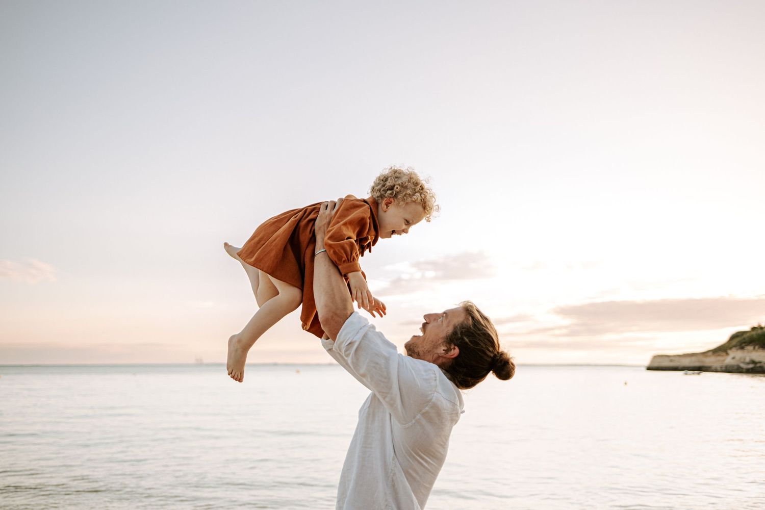 Photographie artistique Enfant Plage Ronce-Les-Bains Meschers Sur Gironde
Photographe Portraitiste de France en Charente-Maritime