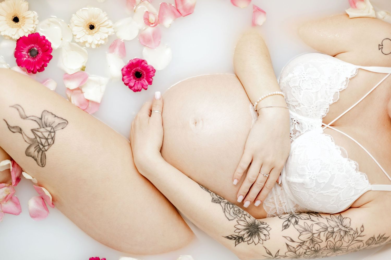 Photographie artistique Grossesse bain de lait
Photographe Portraitiste de France en Charente-Maritime