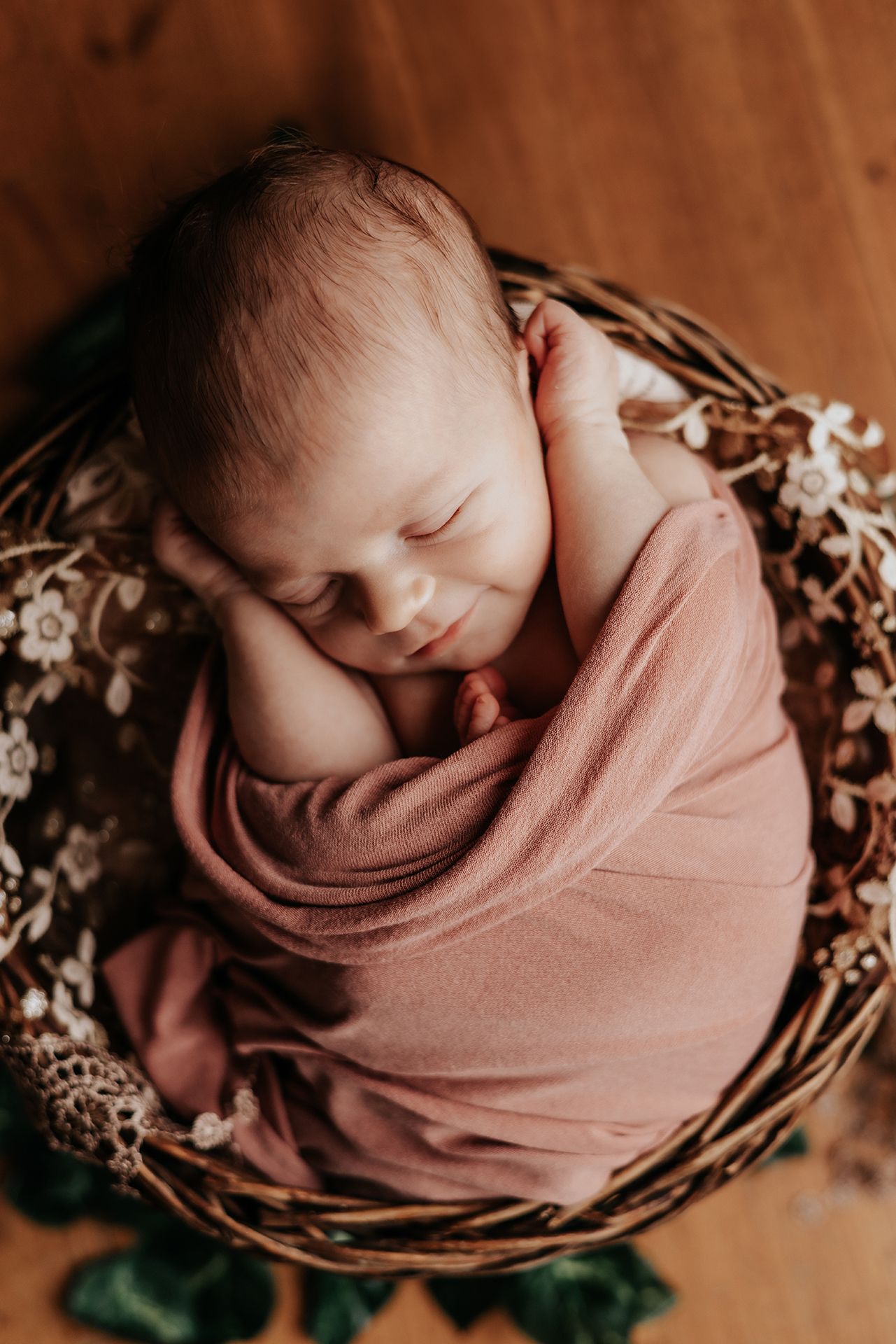 Photographie artistique Naissance emmaillotage au studio à Jonzac 17500
Photographe Portraitiste de France en Charente-Maritime