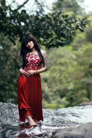 Women posing at El Yunque Rainforest. Photoshoot At El Yunque National Forest. Professional photographer in Puerto Rico. Albert Ray Photo.