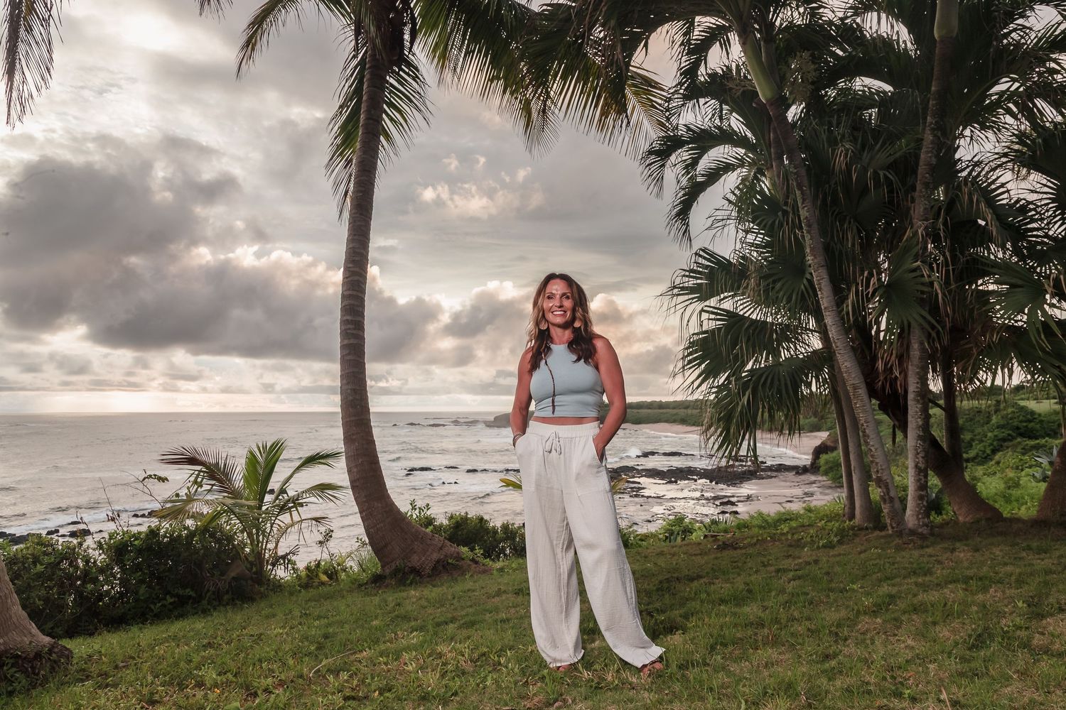 Women photo sessions at Playa Blanca, Junquillal