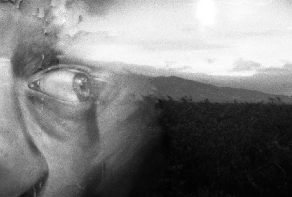 Caminando desierto - Fotografía analógica de medio cuadro (35mm) y bitácora de viaje | Gabriel Indra Camargo Indraxus