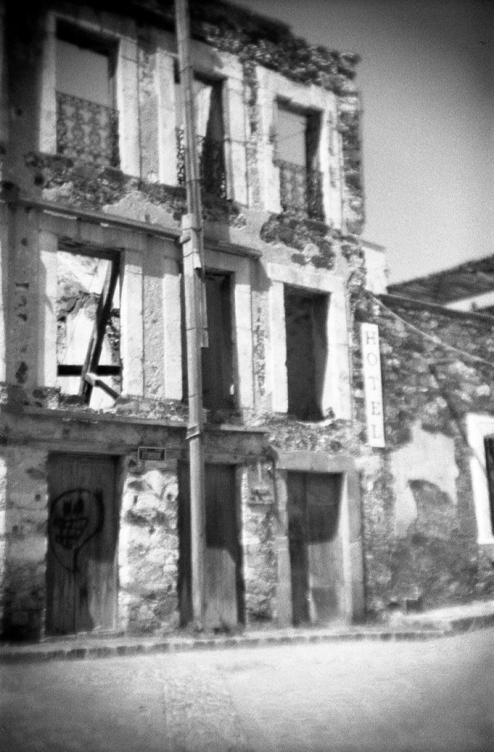 Caminando desierto - Fotografía analógica de medio cuadro (35mm) y bitácora de viaje | Gabriel Indra Camargo Indraxus