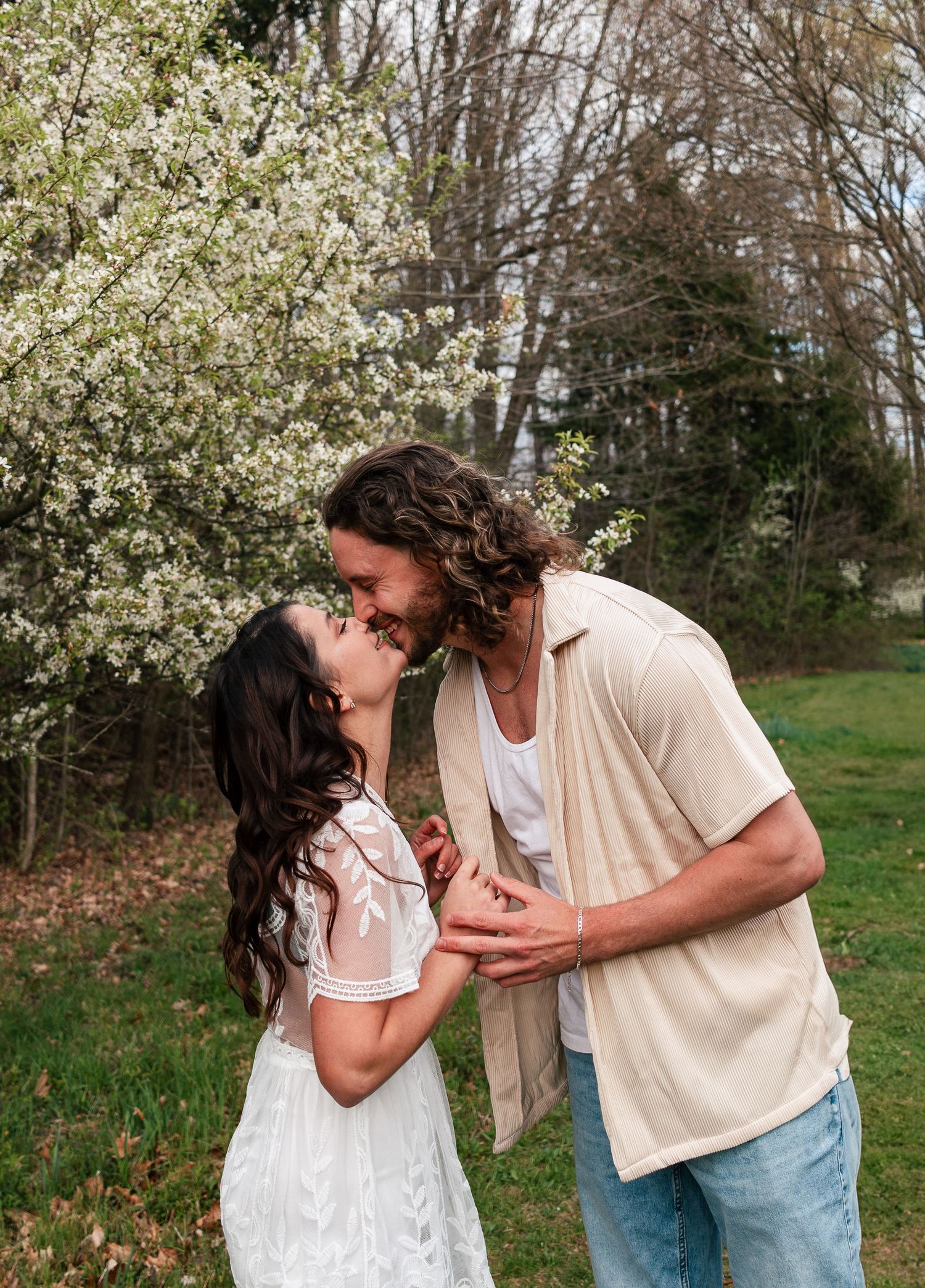 An Ohio-based photographer that specializes in wedding, Family, Seniors, and Sports photography. I'm always willing to t