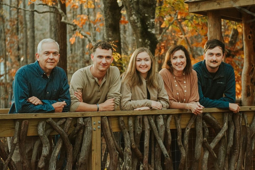 Casual Outdoor Family Photos, Fall Family Portrait Session, Family Portrait session 2025.