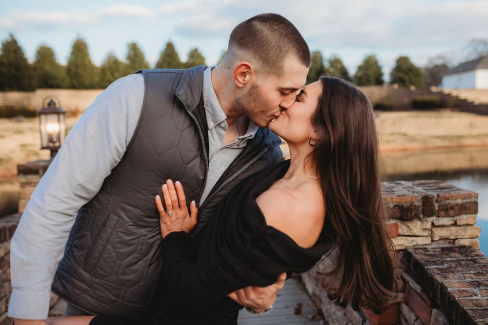 Engagement photo session in Cullman, Alabama by a North Alabama Photographer - Cullman Alabama engagement photographer - Cullman Al photos