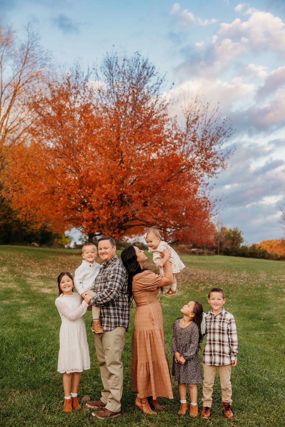 Fall family portraits. Candid family portraits.  Family of 7. Cincinnati, Northern Kentucky, and Chicago Portrait Photographer.
