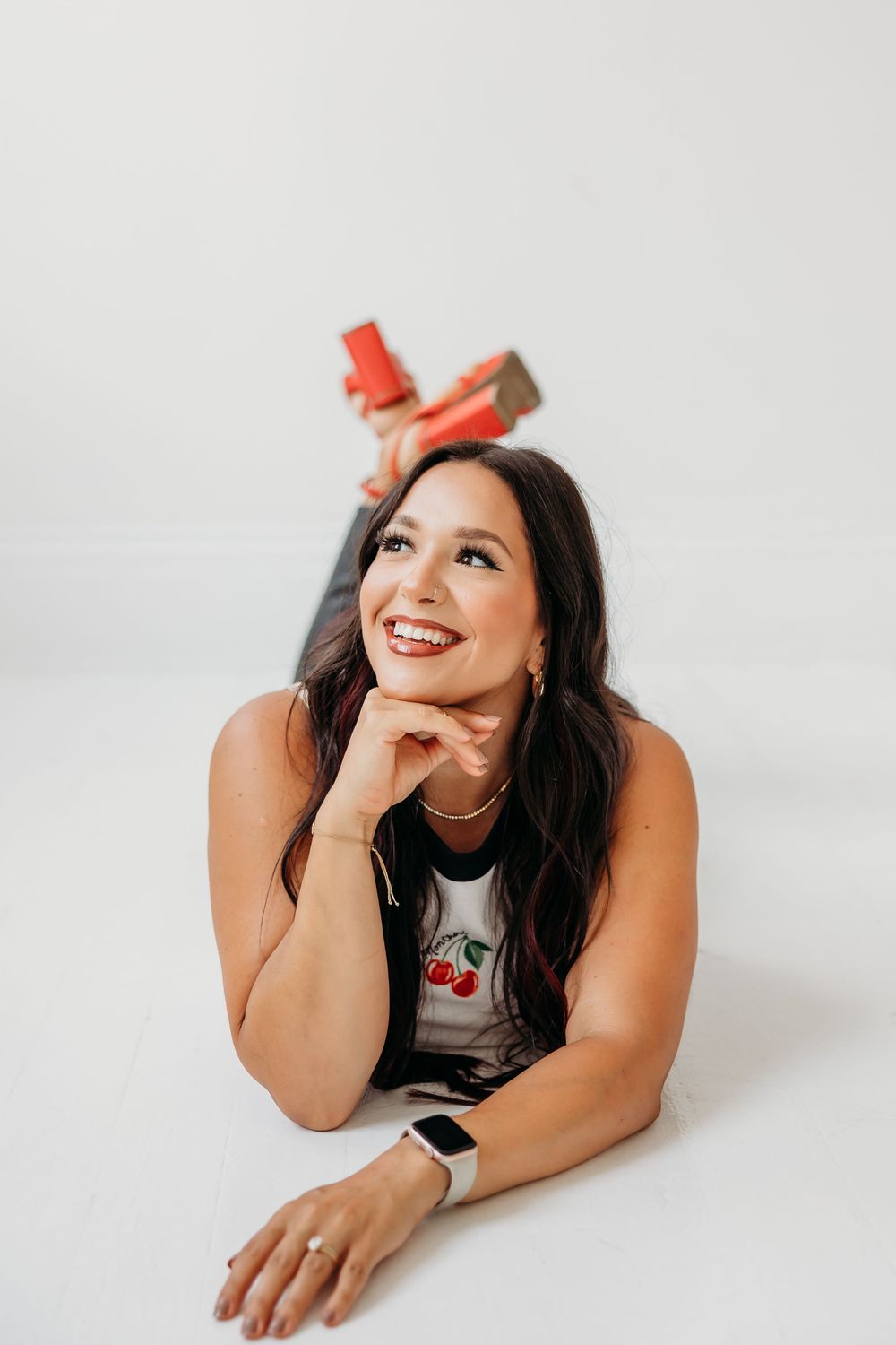 Branding portraits in Northern Kentucky. Pretty woman with red heels. Cincinnati, Northern Kentucky, and Chicago Portrait Photographer.