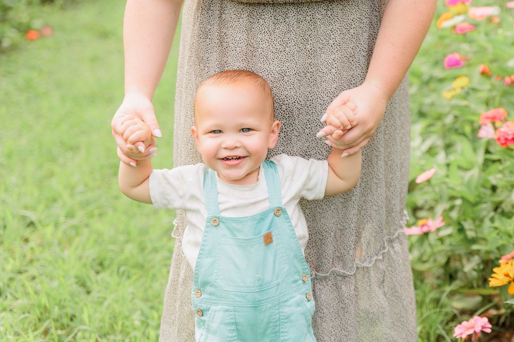 mommy and me photo session shoot flower field zinnias full sun mantua new jersey clayton franklinville glassboro elk