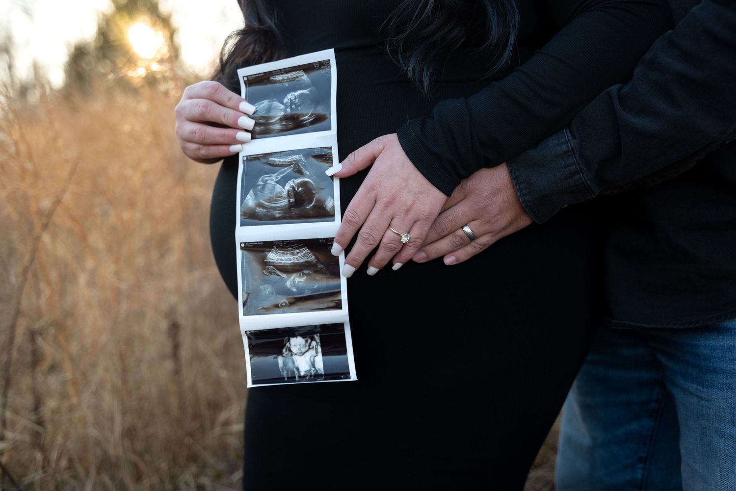 Maternity photo in field