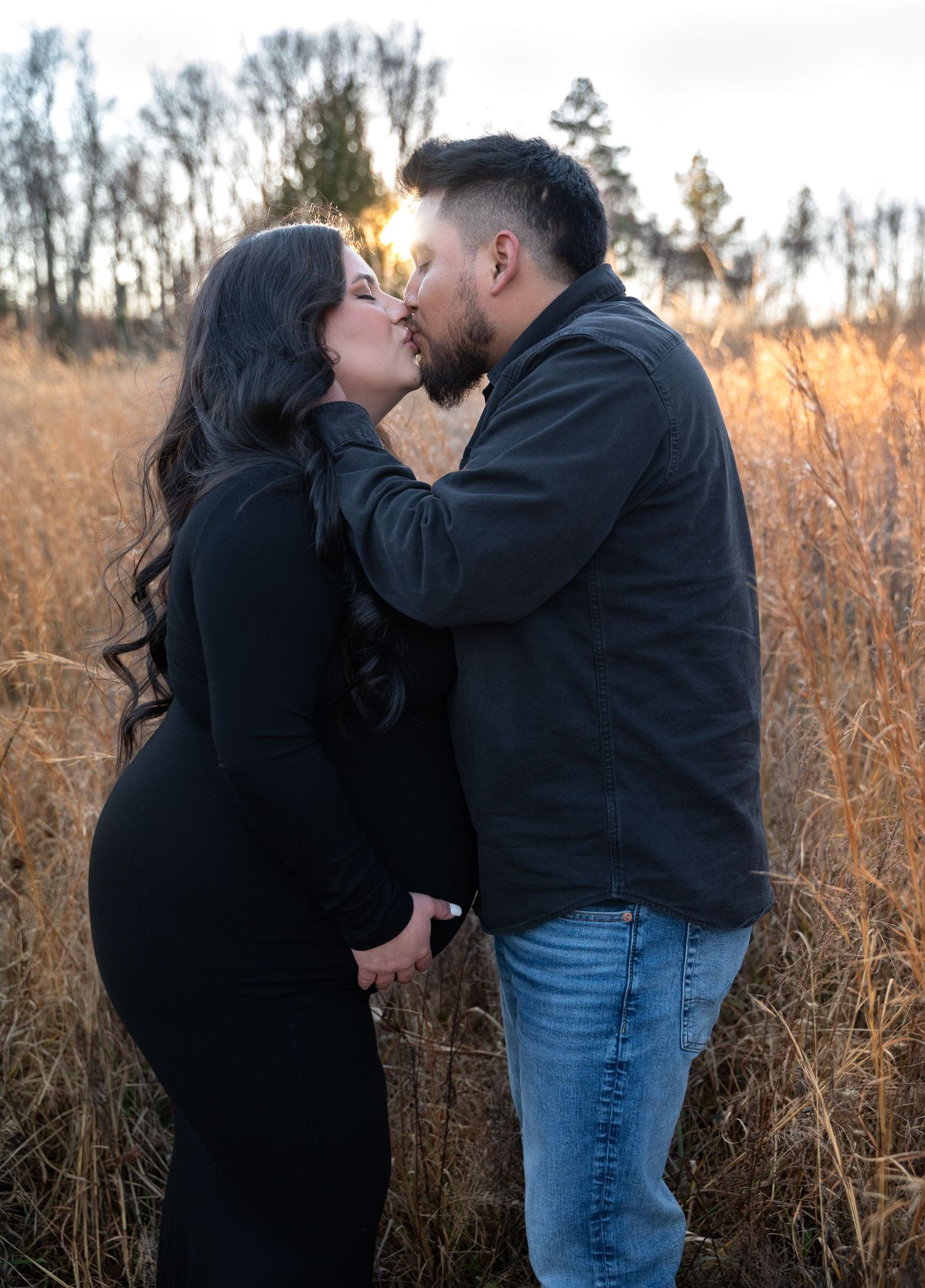 Maternity photo in field