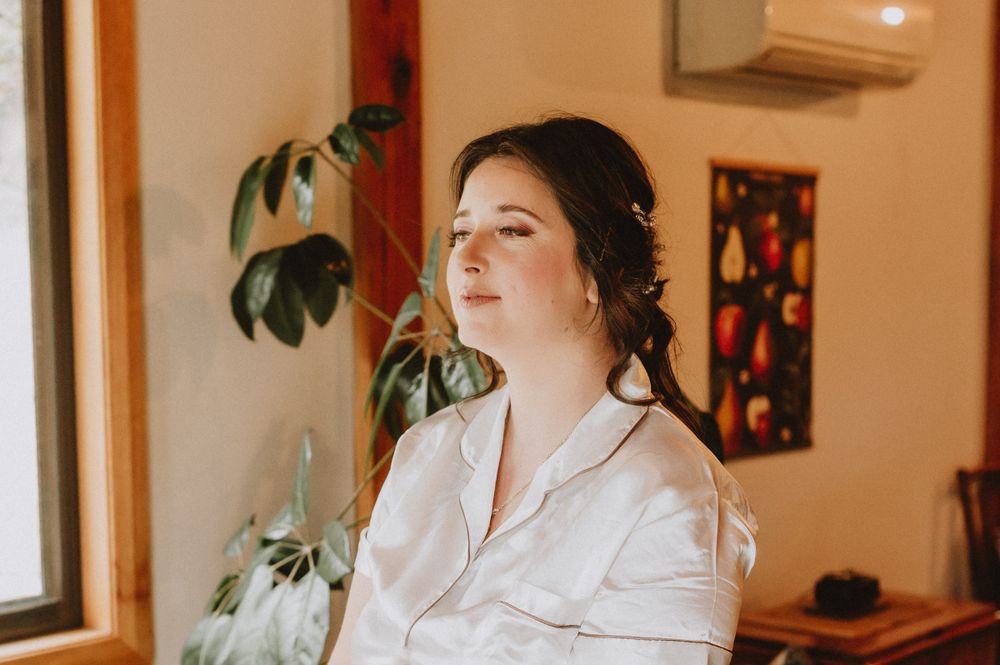 getting ready photos at Orchards Nest Huon Valley by Tasmanian wedding photographer Joss Jensen
