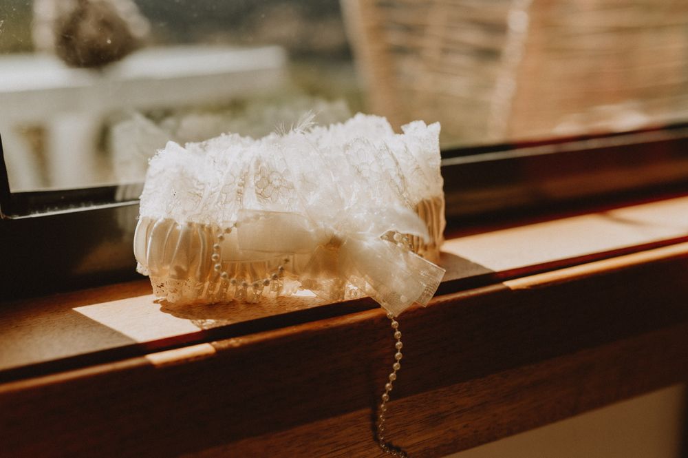 getting ready photos at Orchards Nest Huon Valley by Tasmanian wedding photographer Joss Jensen