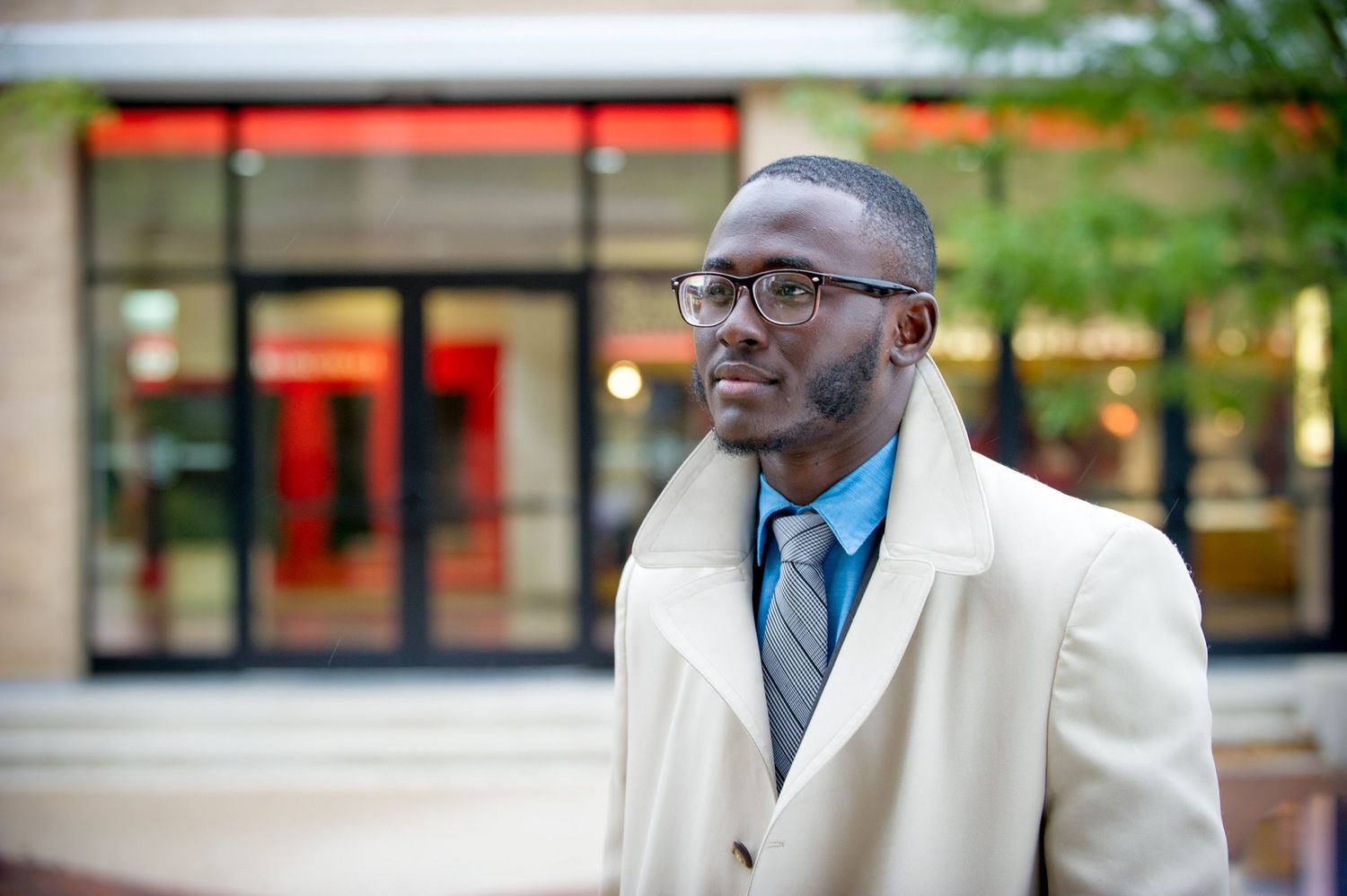 student on a college campus HIGHER EDUCATION PHOTOGRAPHER, UNIVERSITY PHOTOGRAPHER