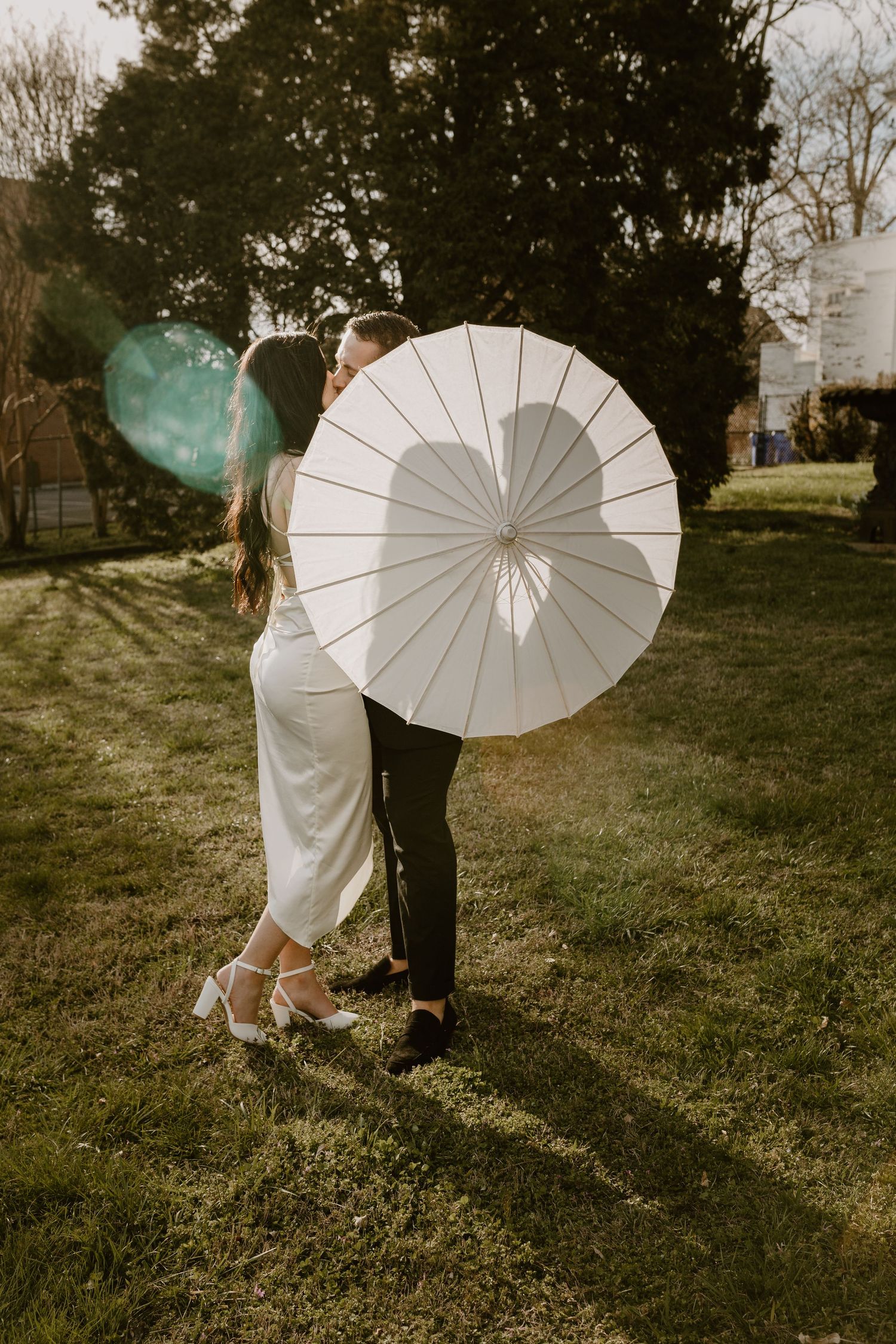 Lovers kissing in Knoxville | Engagement Photographer