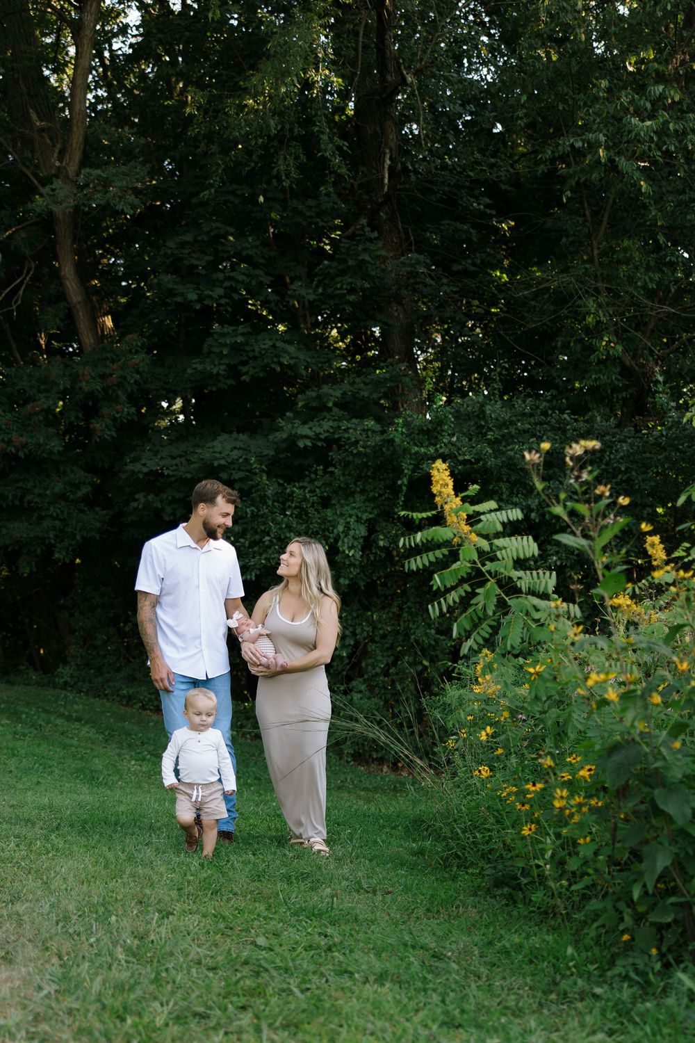 Summer family newborn photoshoot