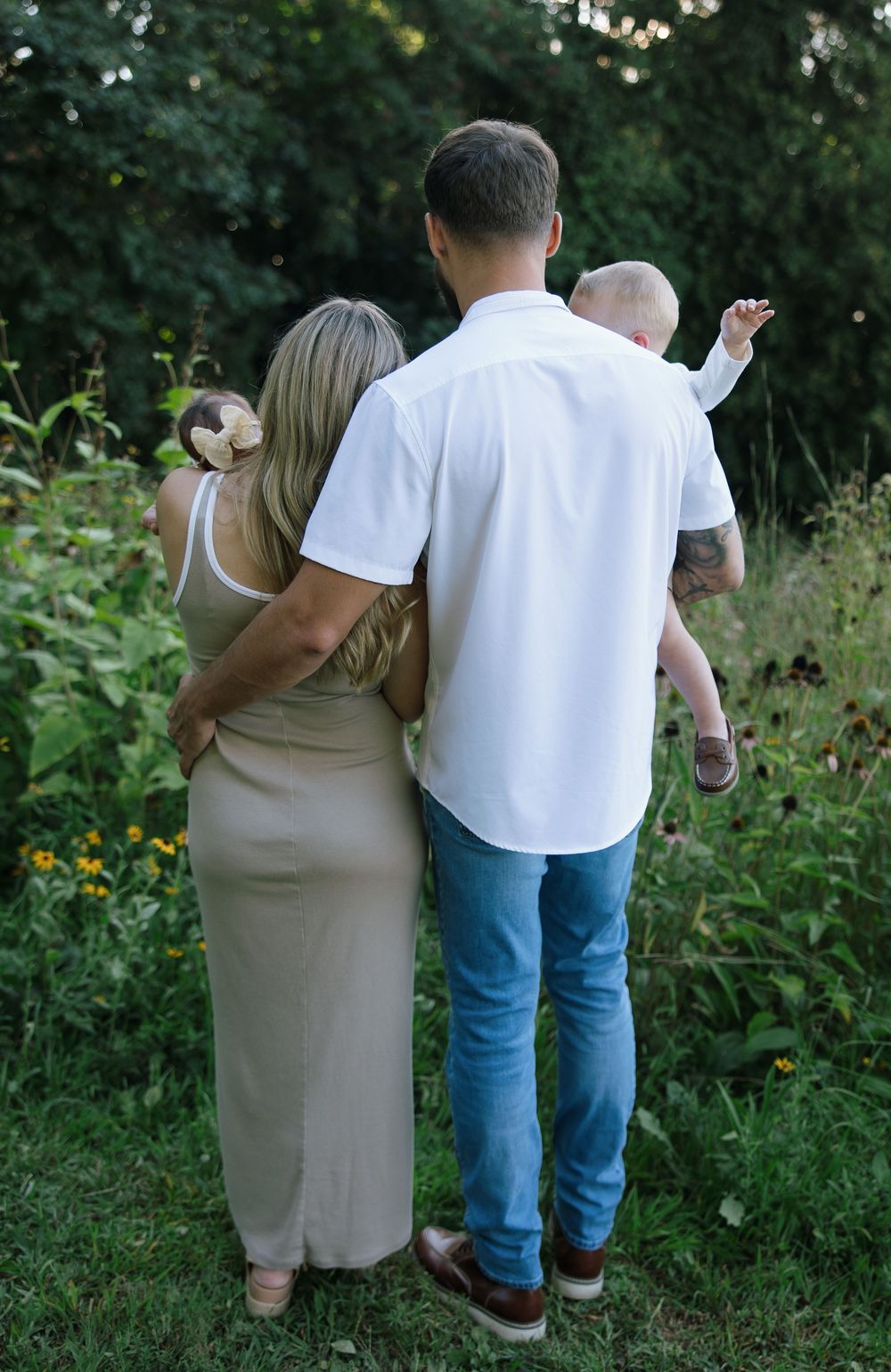 Summer family wildflower photoshoot
