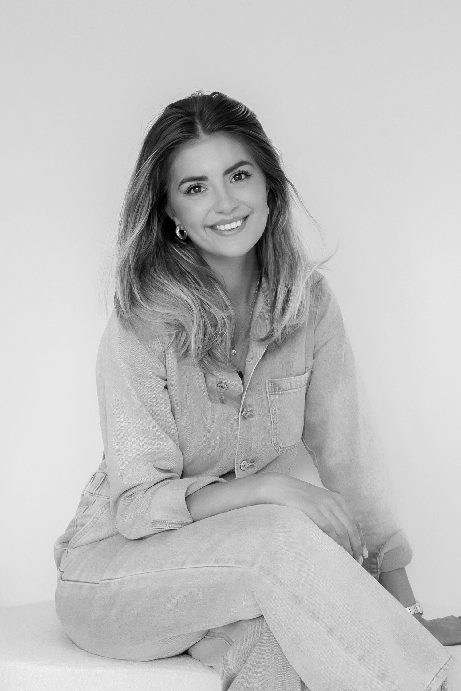 Eva van Resonance Studio: fotograaf, content creator en social media manager uit Kortrijk. Ik help mensen en merken groeien met beelden.