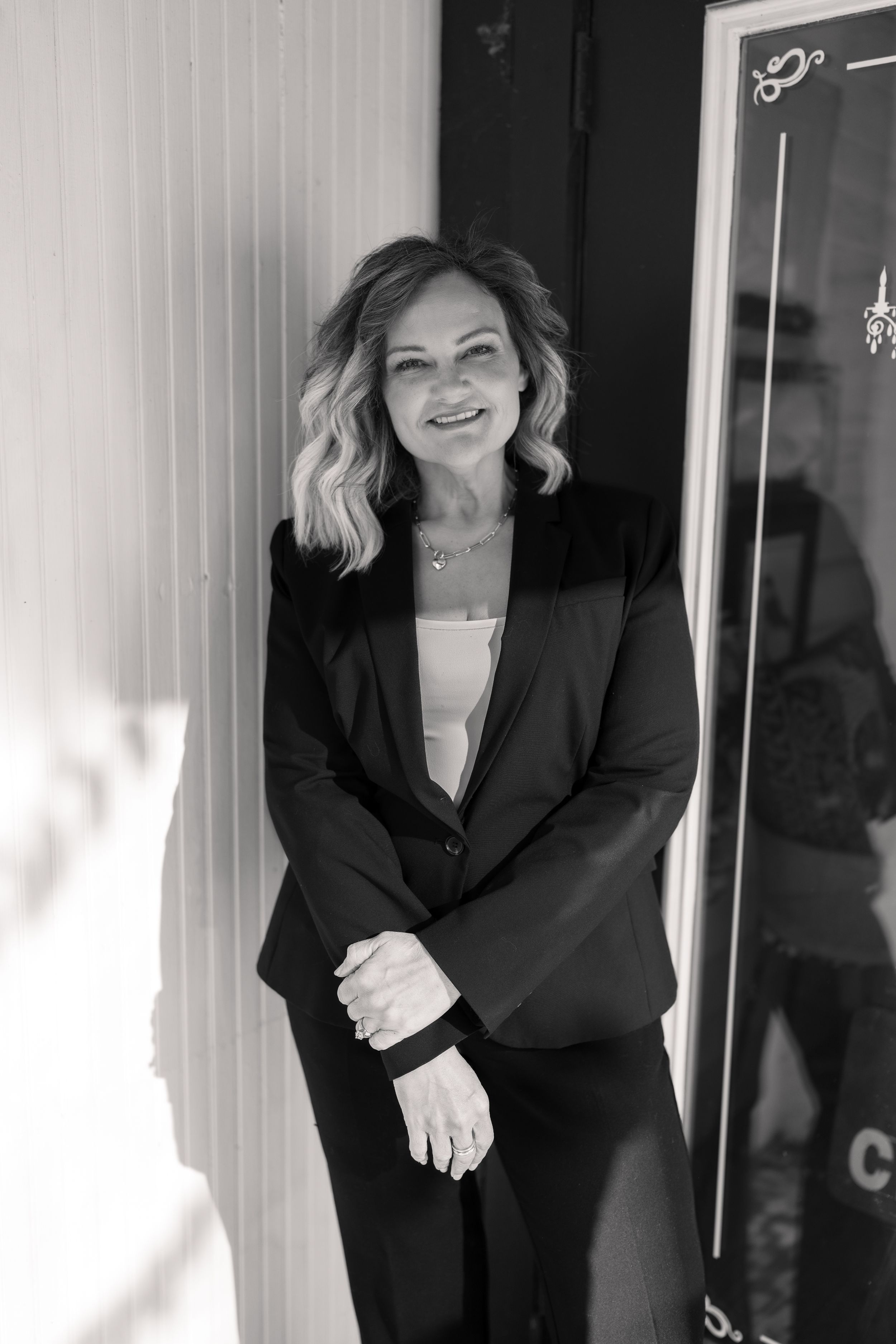 Branding, woman, headshots, women business owners, woman empowerment, classy, informal, nontraditional, edgy