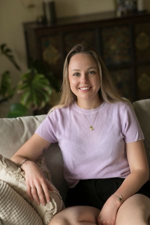 BRANDING | INDOORS | HEADSHOT