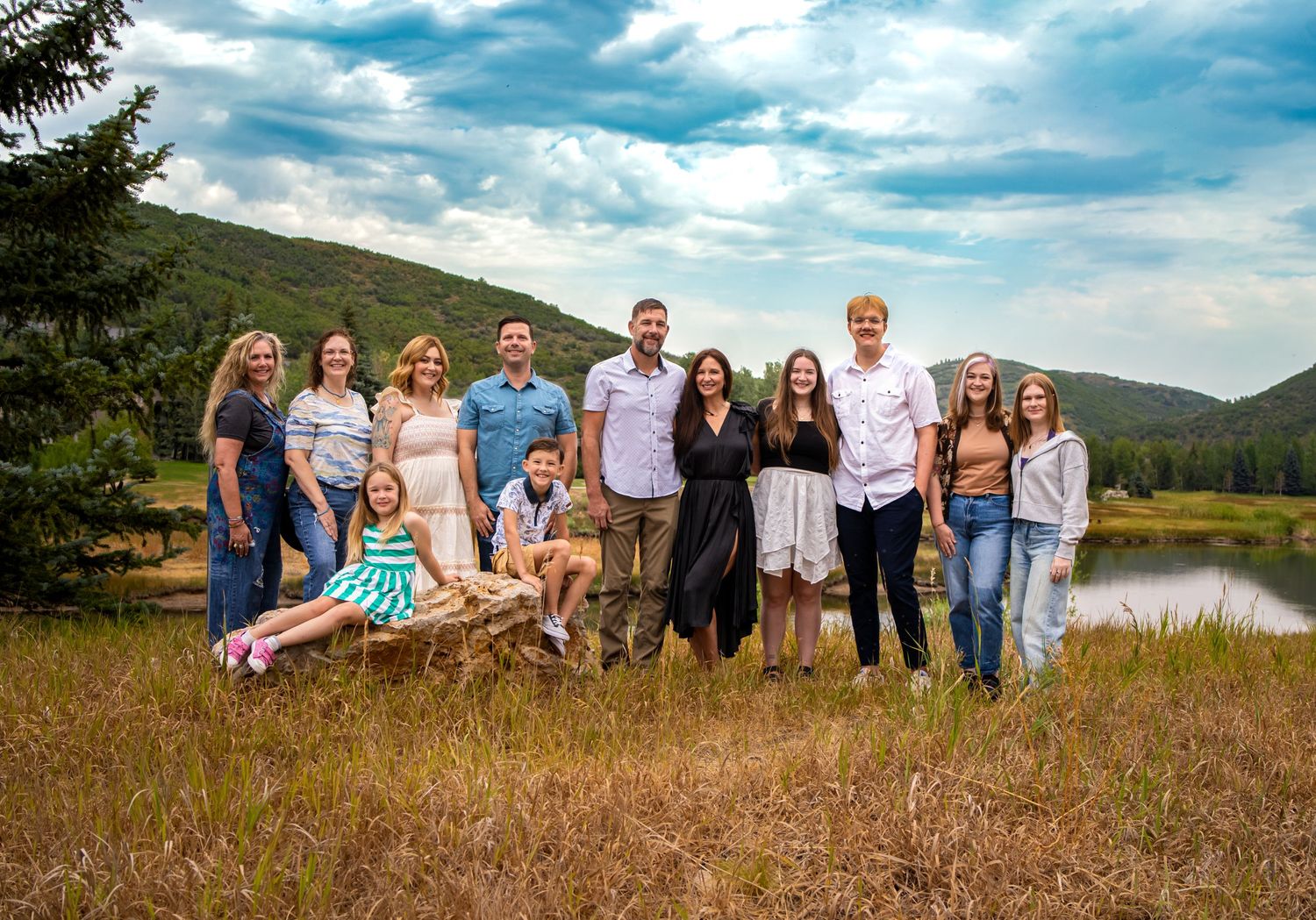 Extended Family photoshoot taken in park city, utah.
