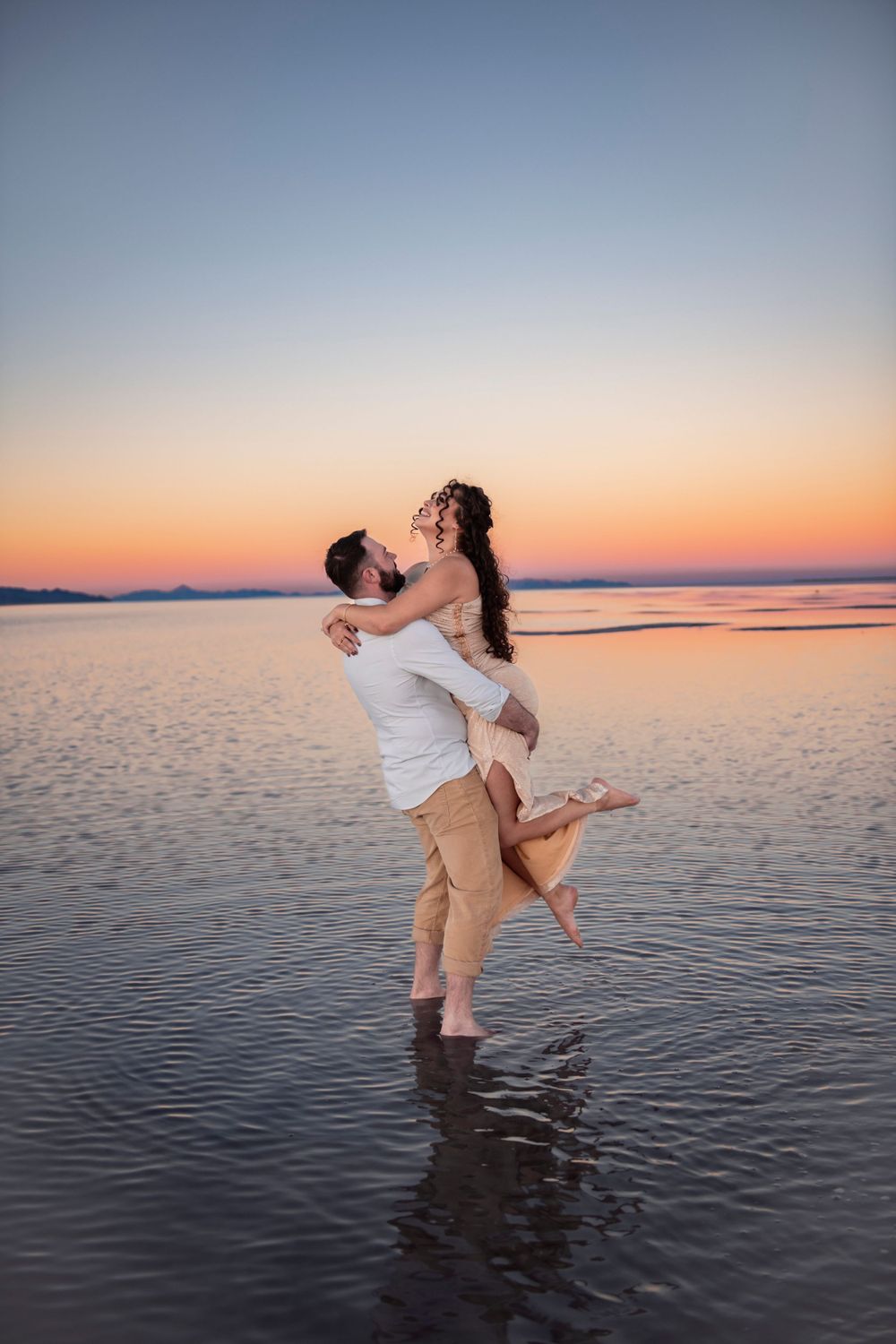 Engagement Session at Salt Flats in Utah. Salt Flats engagement session by Leah Thompson, Poulsbo Wedding Photographer
