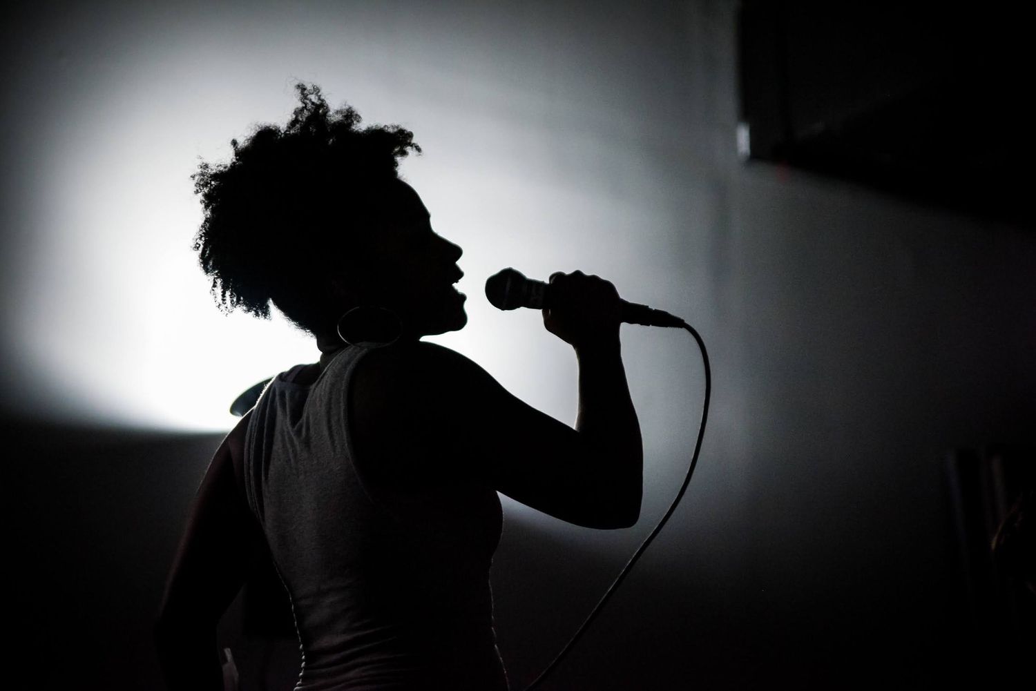 university student singing shadow  | HIGHER EDUCATION PHOTOGRAPHER, UNIVERSITY PHOTOGRAPHER, COMMERCIAL PHOTOGRAPHER