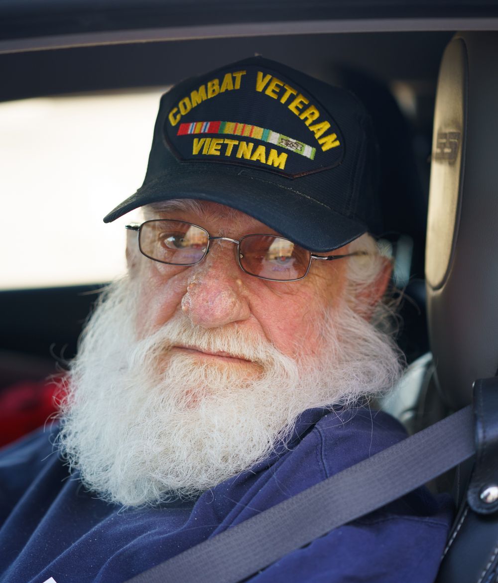 ken-garff-st-george-mesquite-drive-out-hunger-event-veteran-thanksgiving-event-ford-corporate-business-utah-nevada