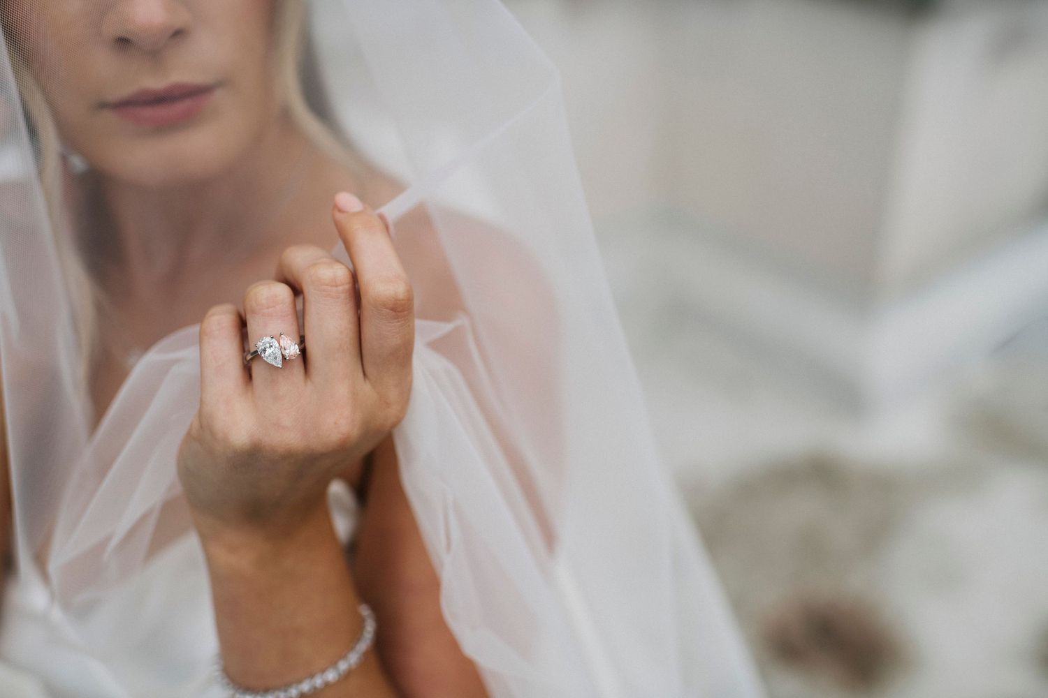 Beautiful bride, bride in ponytail, cotswolds wedding, blonde bride