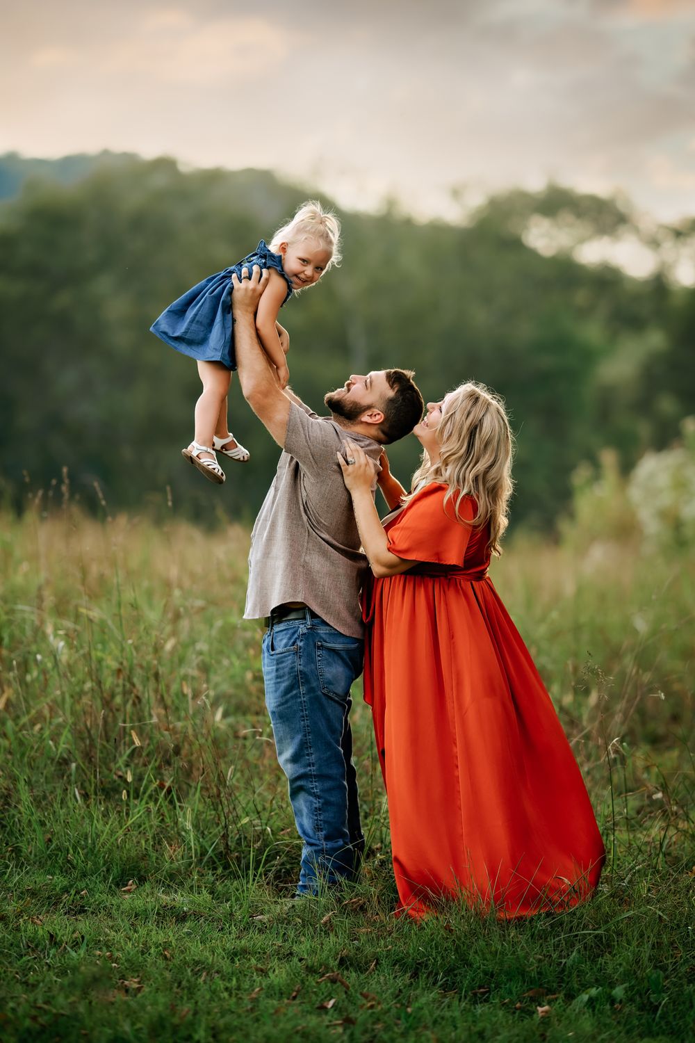Photo by Lena Watson Photography in Spring Hill, TN. Family, children, senior and dog photo sessions in Middle TN.
