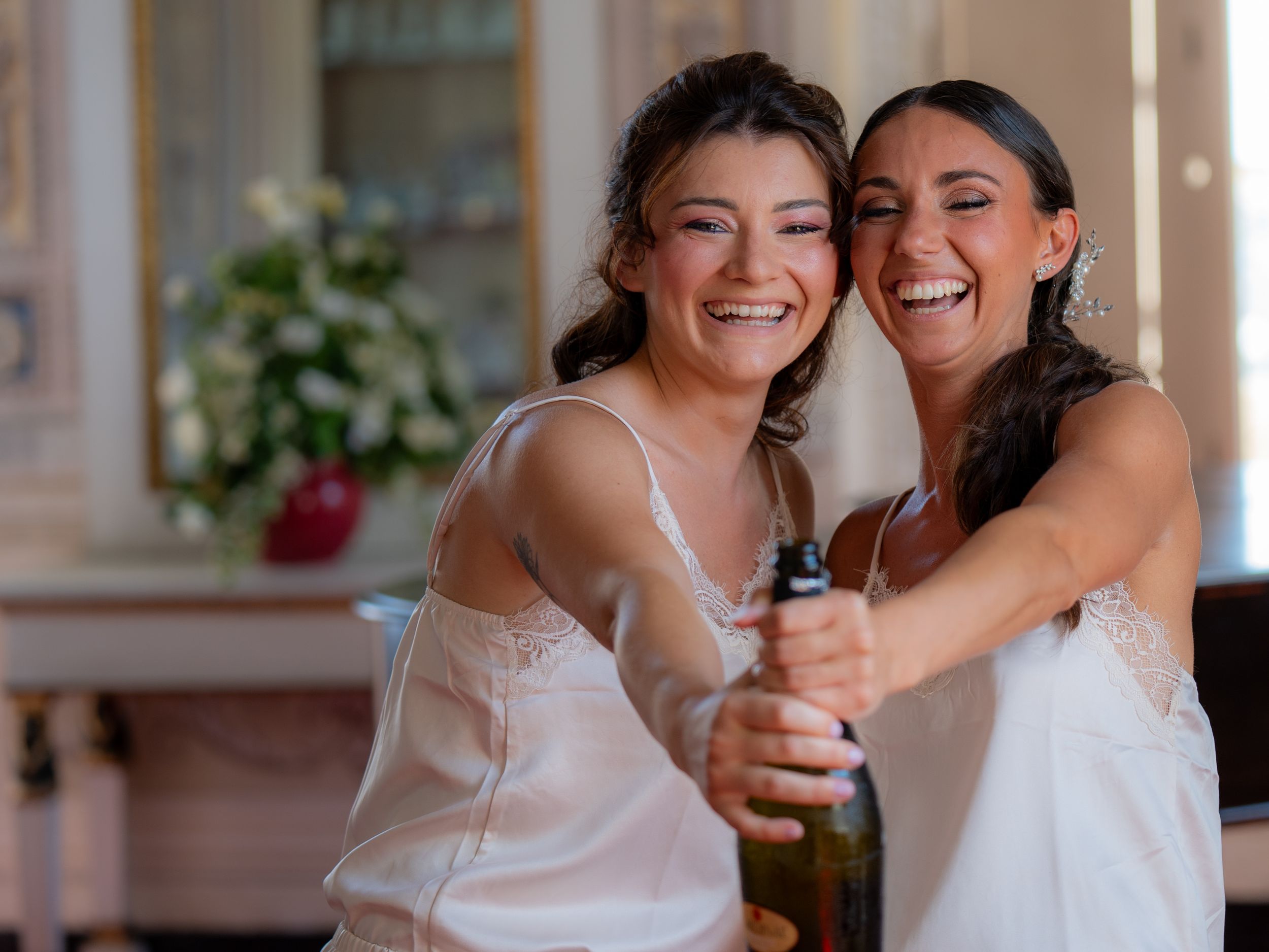 Fotografo matrimonio Genova
Video matrimonio professionale
Servizio fotografico matrimonio
Fotografia matrimonio elegante
Videomaker matrimo