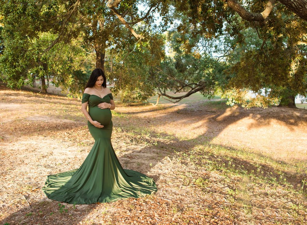 Pensacola Maternity photography, Florida park, mother in green with trees