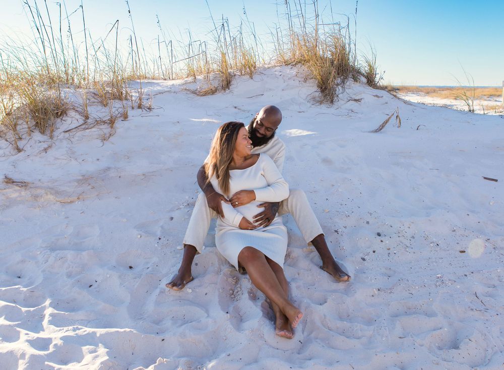 Pensacola Beach, FL intimate Maternity photography session