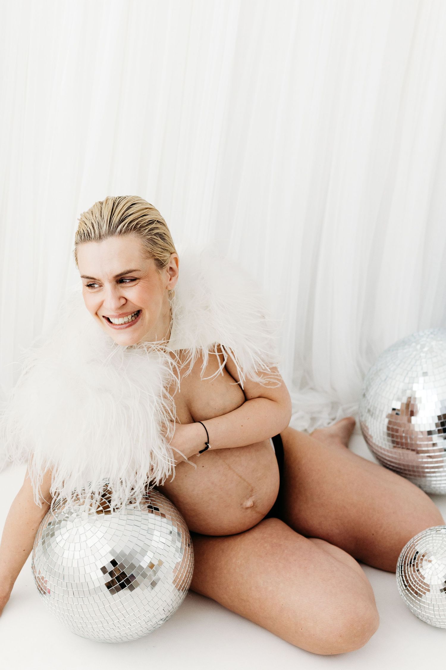 Beautiful pregnancy photographs in Nottingham.