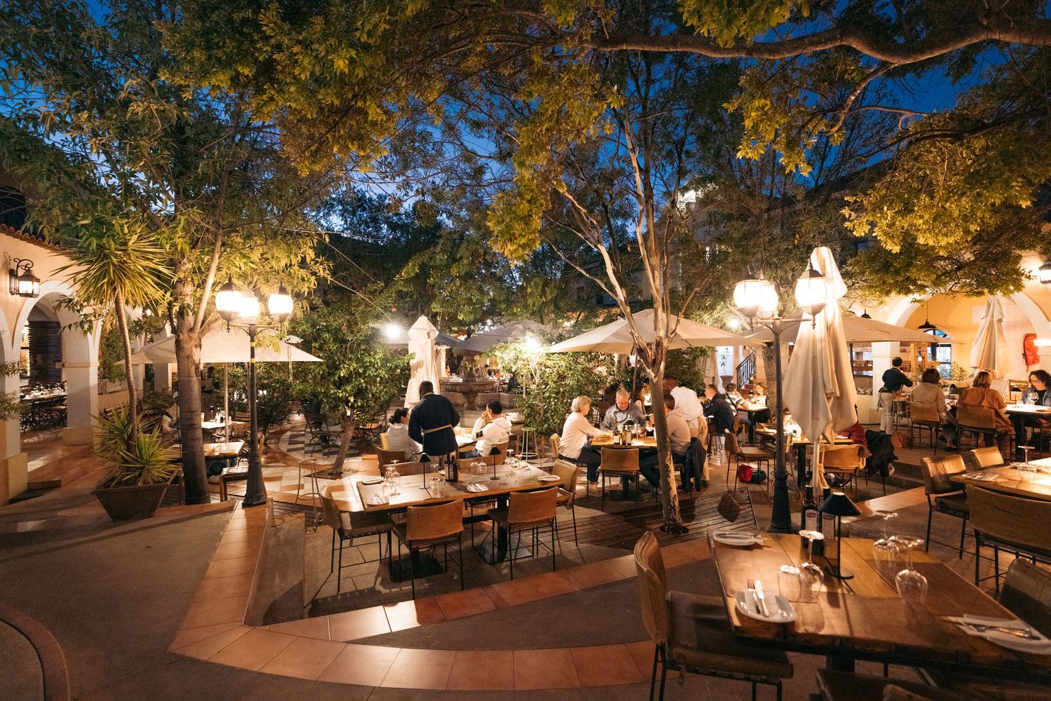 terrasse du restaurant stellenbosche wine bar à windhoek